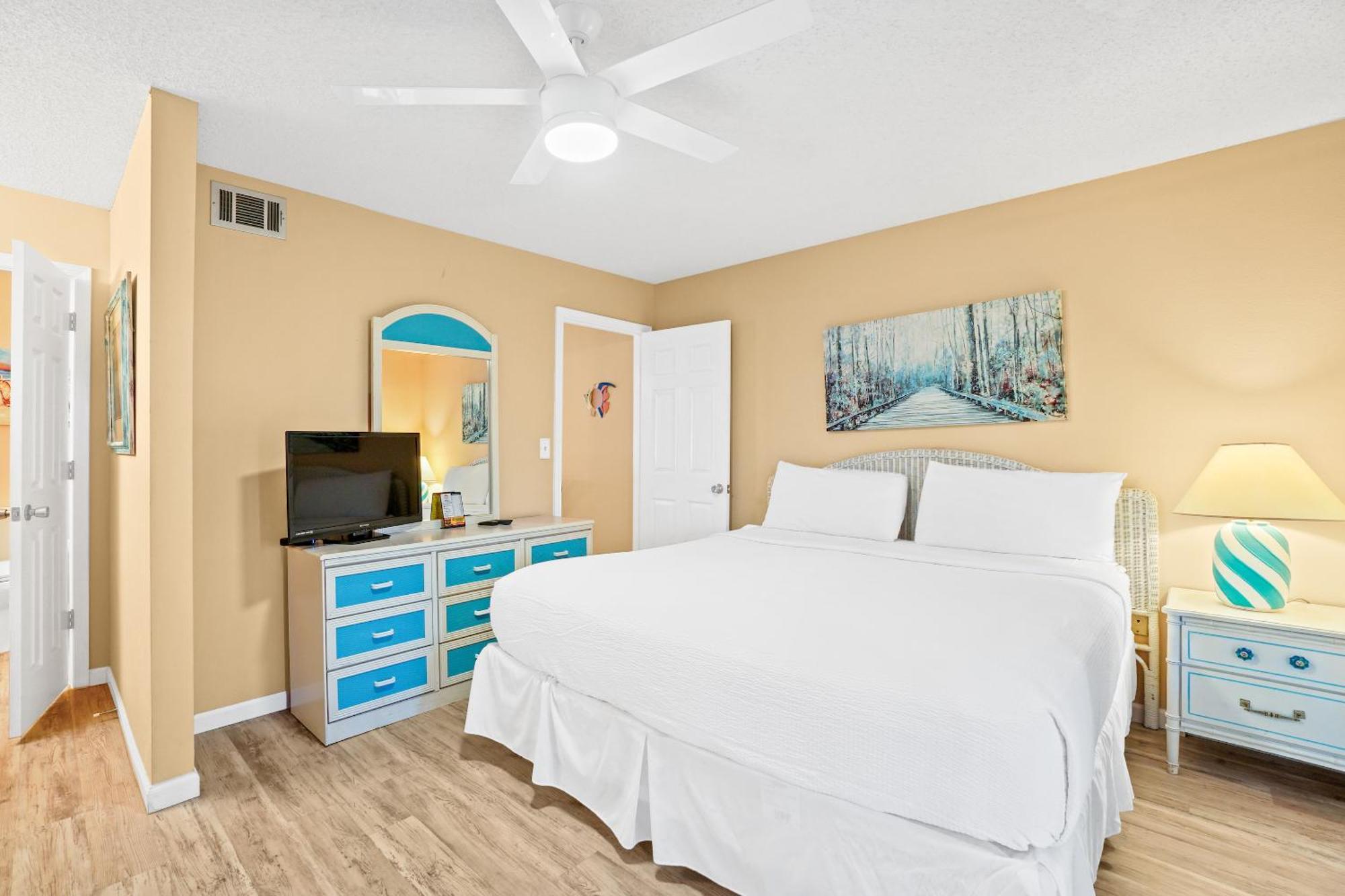 Portside Resort By Panhandle Getaways Panama City Beach Room photo